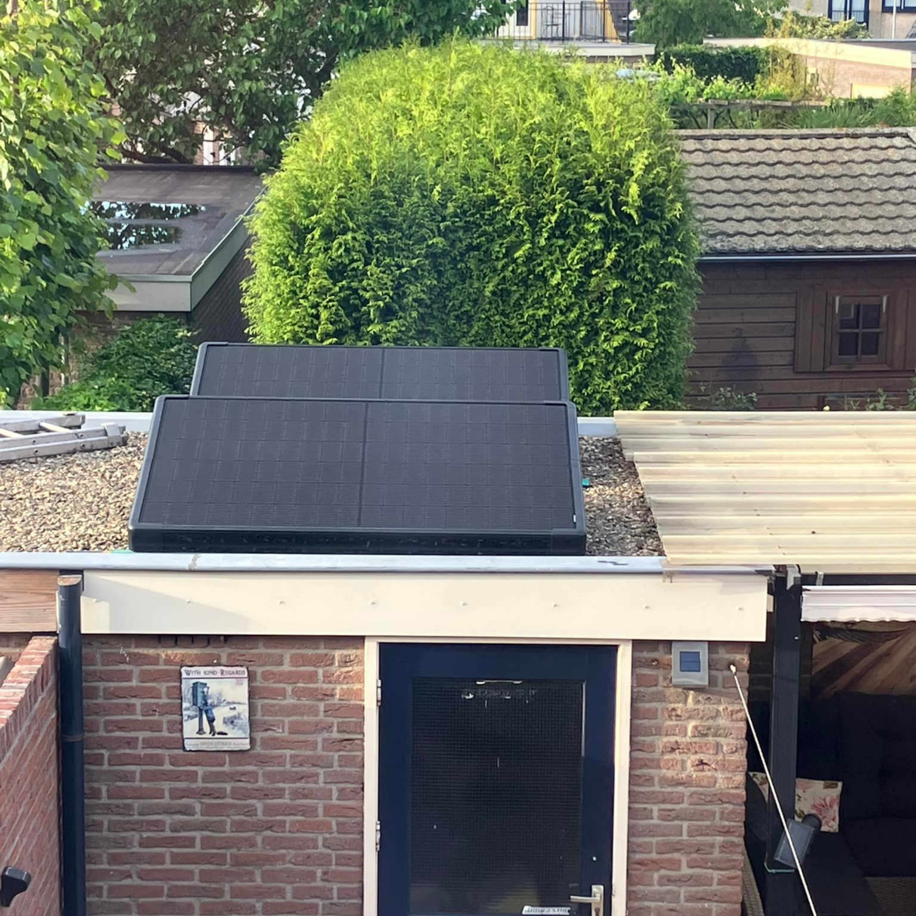 Zonnepaneel op schuur